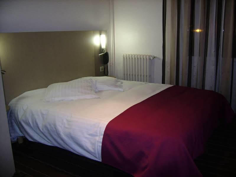 Logis Hotel Du Parc Perros-Guirec Exterior foto